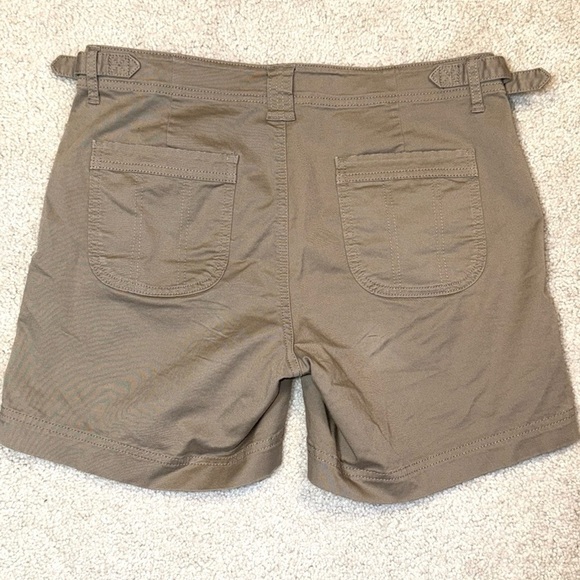 Athleta Women’s Organic Cotton Khaki Shorts w/ adjustable waist, pockets, Size 6 - Picture 3 of 6